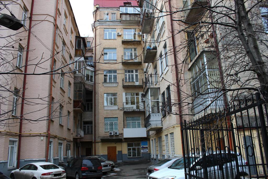 Salve Hostel Киев Екстериор снимка